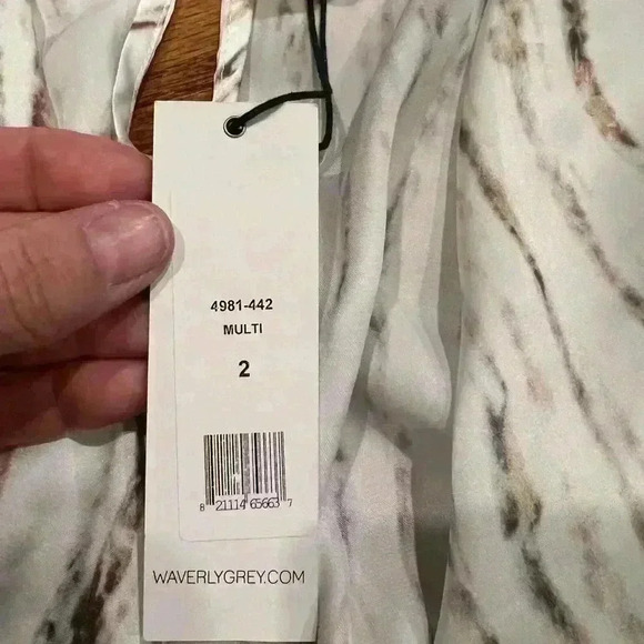 SALE!! Waverly Grey Striped Dress Top Sz 2 Office Going Out Fancy Dressy - Picture 3 of 4